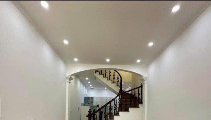 CHO THUÊ LÀM HOMESTAY PHỐ HỒNG HÀ, 5 TẦNG, 50M2, 5 PN, 22 TRIỆU (CTL)